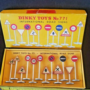 Dinky Toys #771 International Road Signs + BOX Meccano: Dinky Toys #771 International Road Signs Meccano Ltd