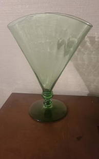 STEUBEN FAN VASE green: STEUBEN FAN VASE green