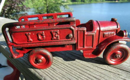 KENTON Vehicle ICE DELIVERY TRUCK ORIGINAL RARE!: 1927-1931 KENTON ICE DELVIERY TRUCK Rare! ALL ORIGINALTHIS IS AN EXTREMELY RARE AND HIGHLY COLLECTABLE KENTON ICE TRUCK AS YOU KNOW IF YOUR LOOKING AT ITIT MEASURES APPROX 6'' LONG BY 2'' WIDE BY 2