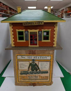 Lionel Train Set station No. 122 + Box: Lionel Train Set station No. 122 + Box C-8 PREWAR