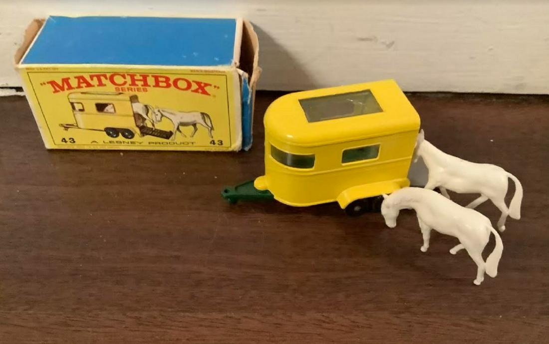 Matchbox Lesney Vehicle #43 with box and 2 white horses (1 of 3)