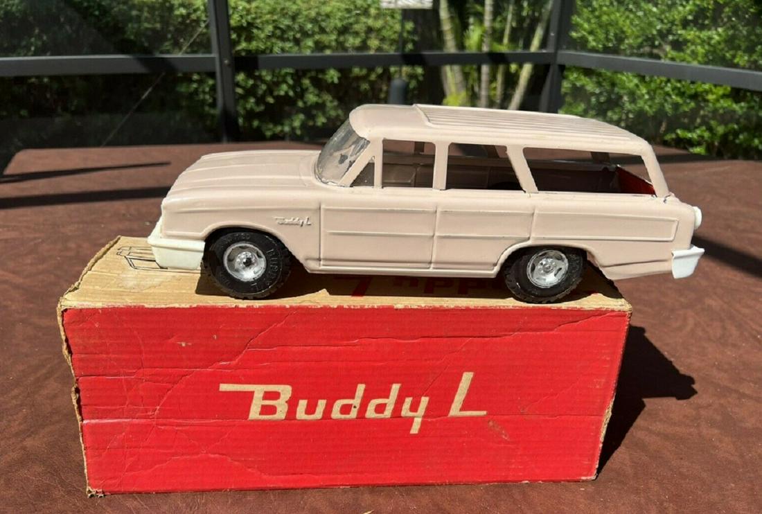 Buddy L Station Wagon with Box: Buddy L Station Wagon with Box original condition