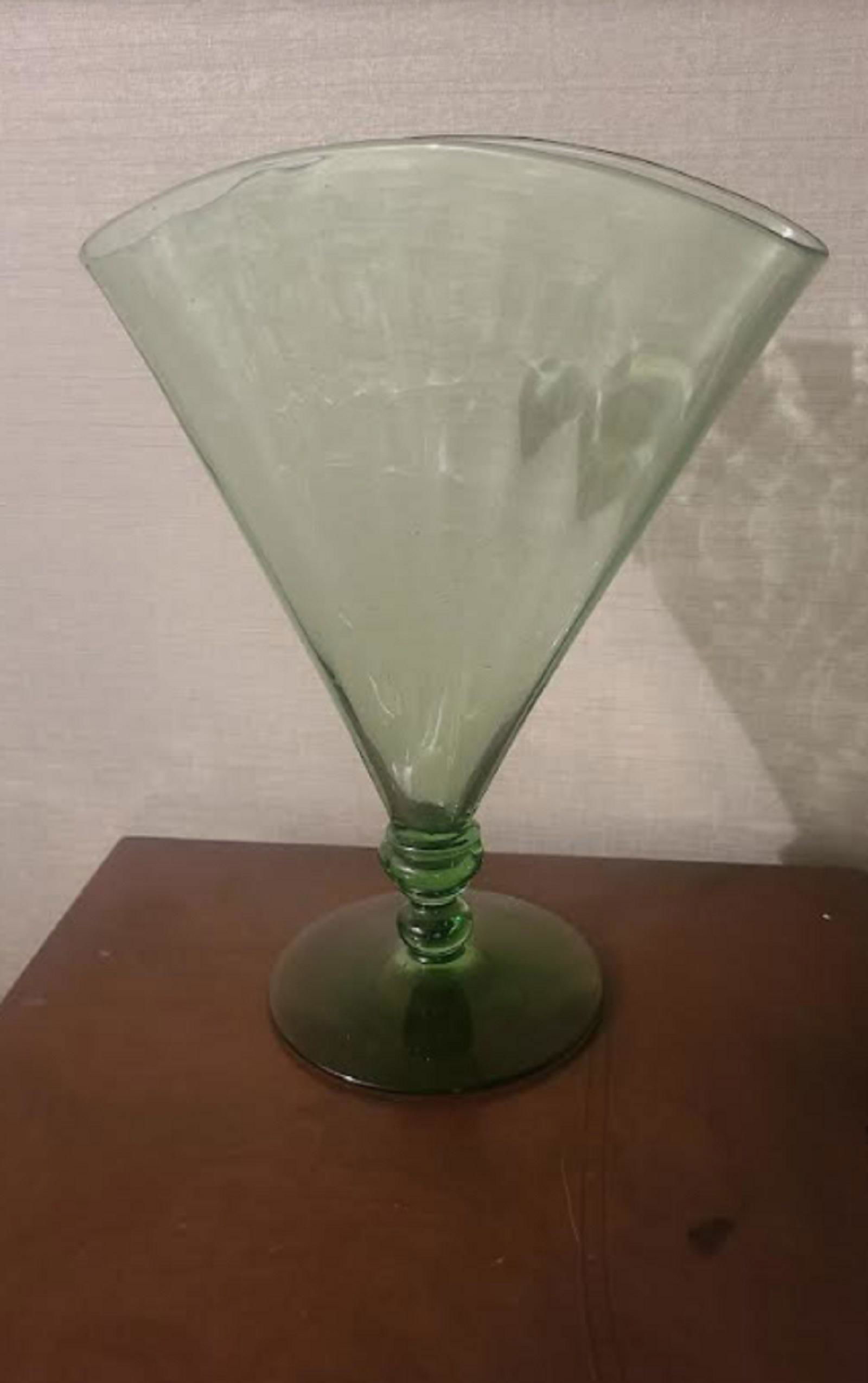 STEUBEN FAN VASE (1 of 2)