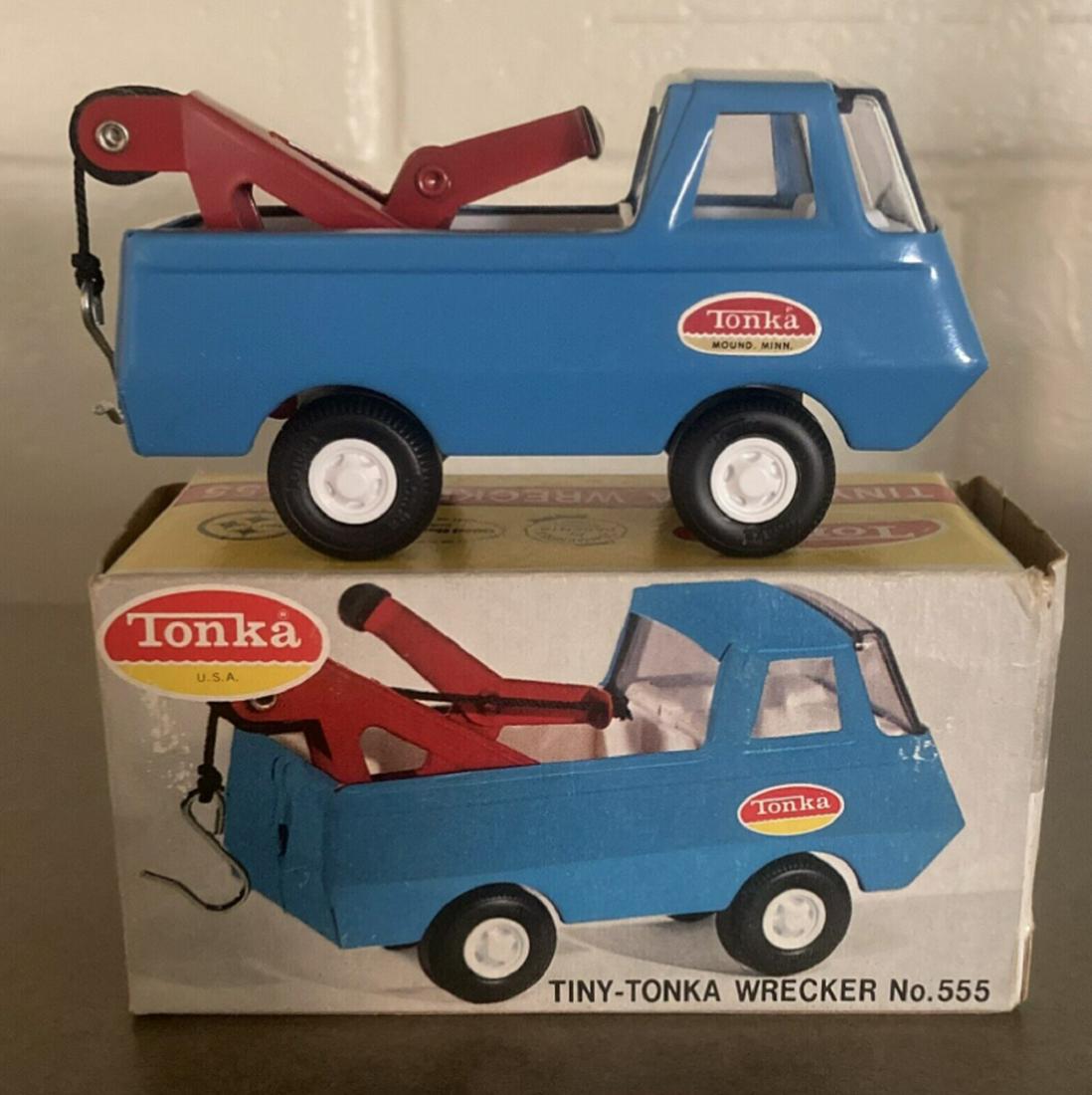 Tiny Tonka  Tow Truck #555 With Box 1960 (1 of 3)