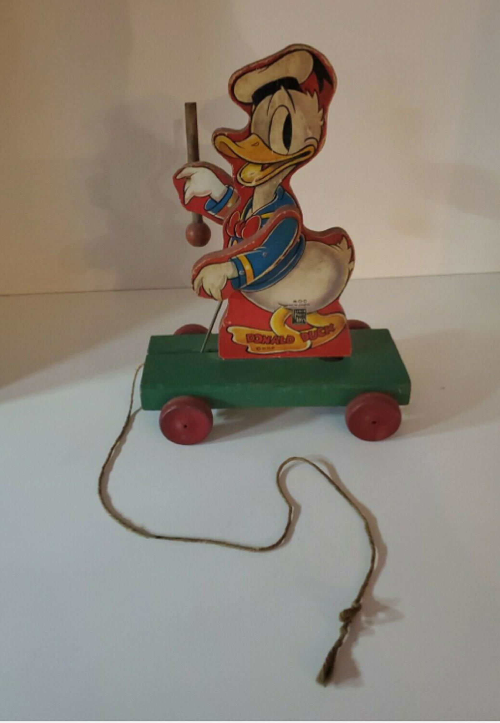 Fisher Price #400 Donald Duck & Twirling Baton FP Wooden Pull Toy (1 of 5)