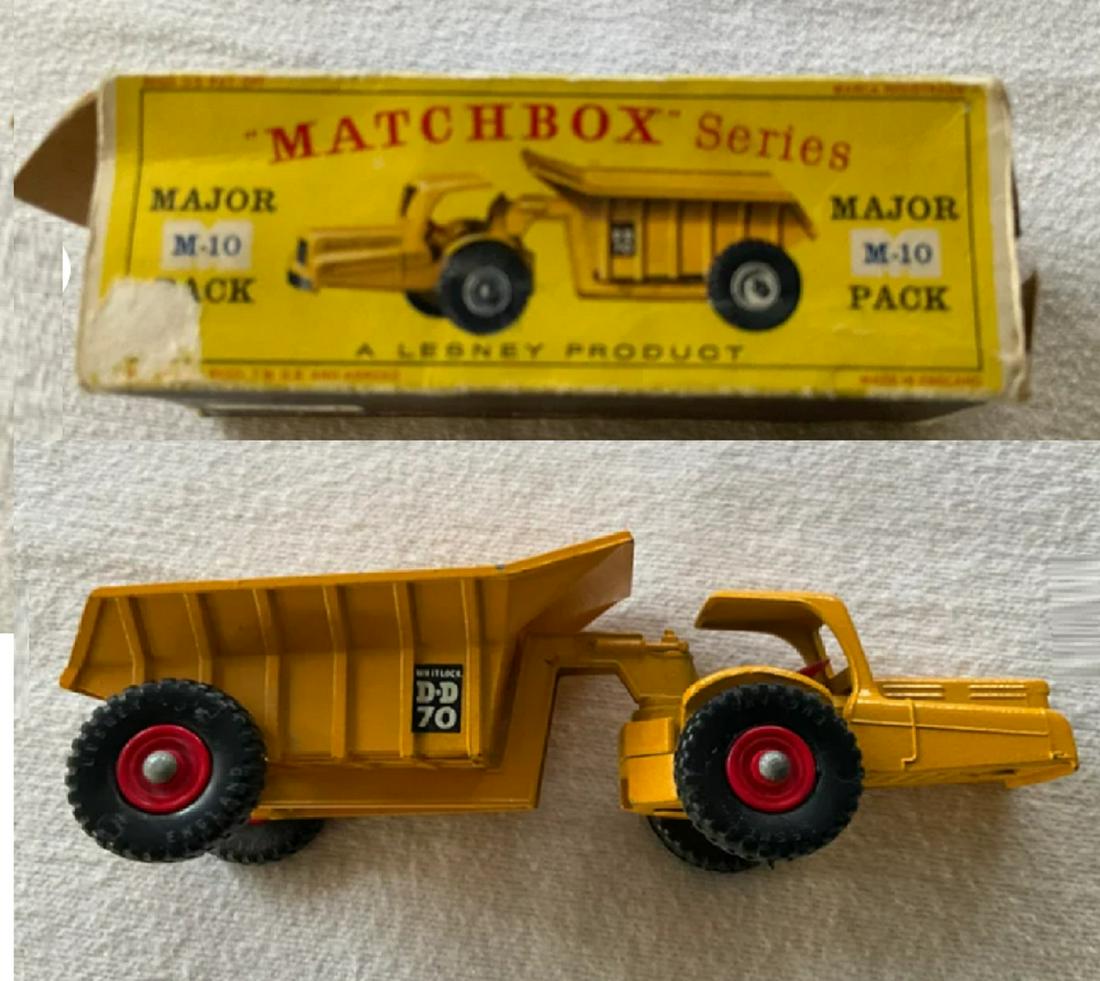 Matchbox M-10 KING SIZE Major Pack Whitlock Dinkum Dumpster: Matchbox M-10 Major Pack Whitlock Dinkum Dumpster. The box is missing an end tab and has some surface issues
