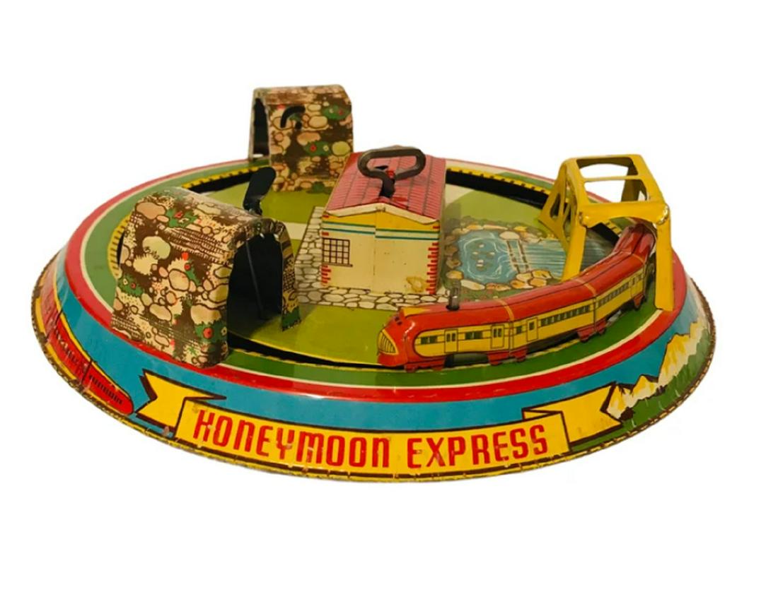 Marx Honeymoon Express Tin Wind Up Metal Train Toy (1 of 5)