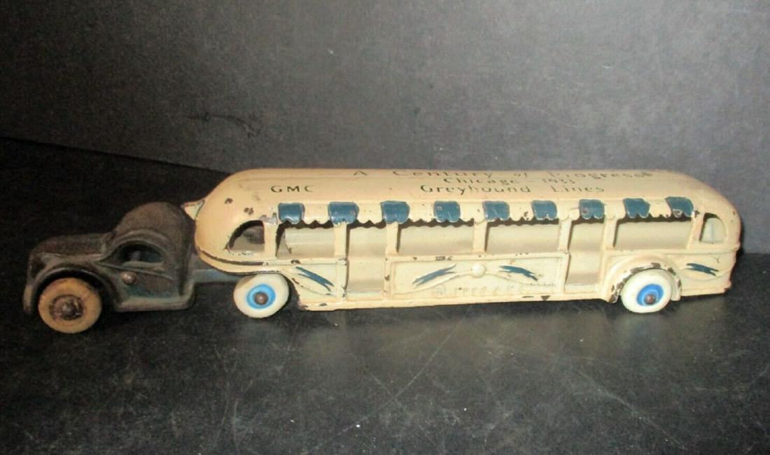 ARCADE CAST IRON GREYHOUND BUS CHICAGO 1933 long ll" (1 of 9)