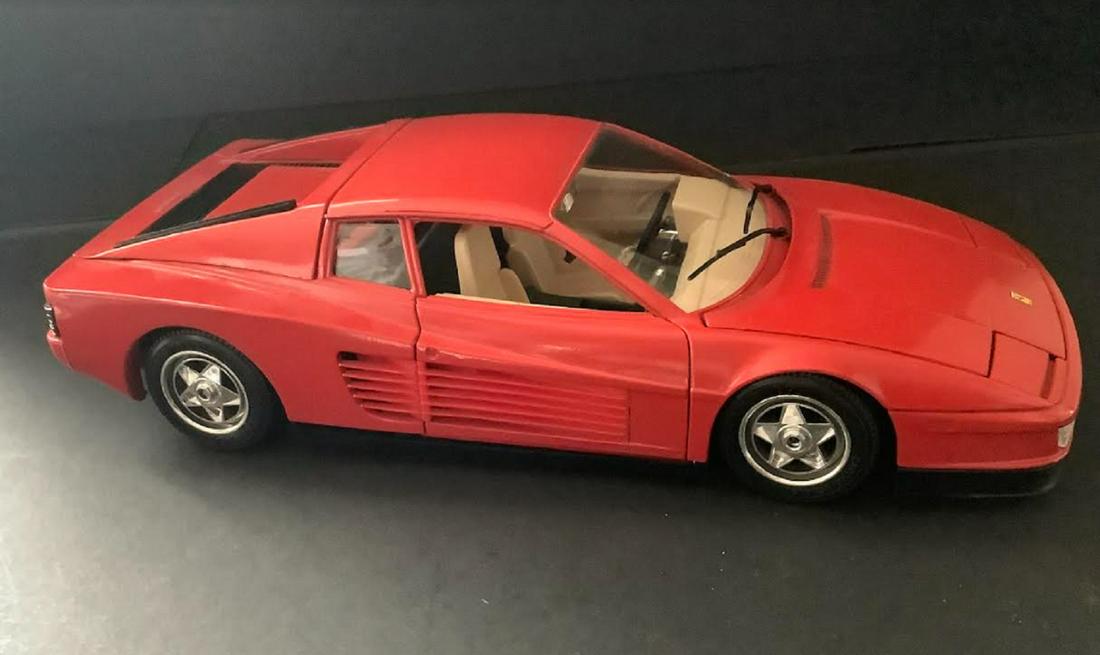 BURAGO FERRARI TESTAROSSA 9.5 inch RED VEHICLE MADE IN ITALY 1984 (1 of 10)