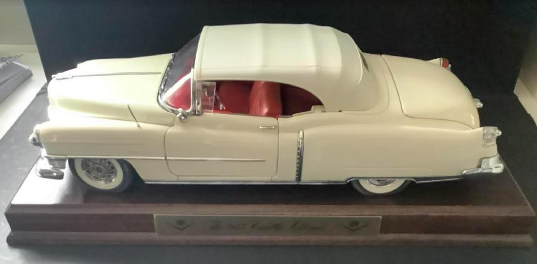 CADILLAC ELDORADO VEHICLE 1953 WITH BASE 13.5 inch l150ong: CADILLAC ELDORADO 1953 WITH BASE 13.5 inch long