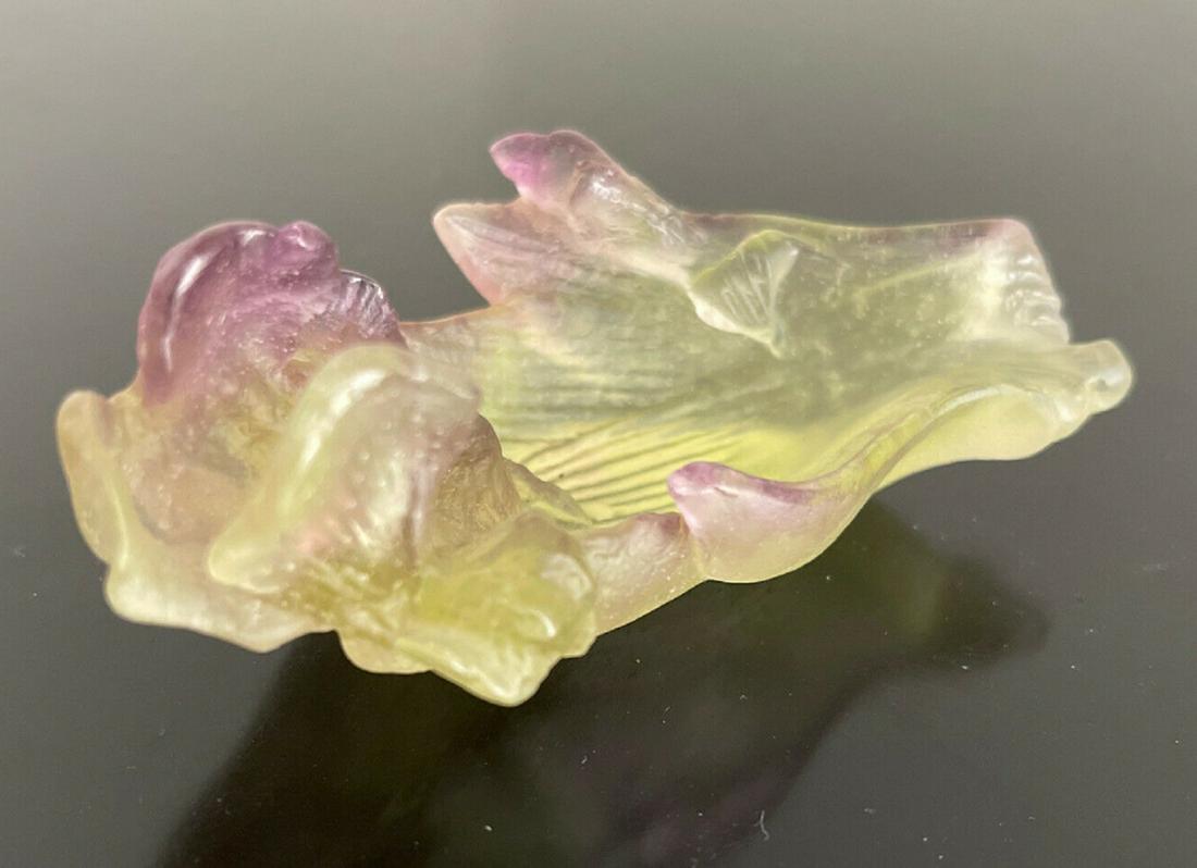 DAUM PATE DE VERE SIGNED NATURE CRYSTAL LEAF IRIS FLOWER: DAUM PATE DE VERE SIGNED NATURE CRYSTAL LEAF IRIS FLOWER Size 4” long and 2” wide