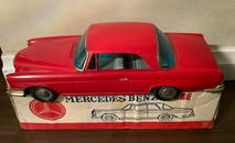 JAPAN ICHIKO friction Mercedes des Benz 330 extra long vehicle with Box!