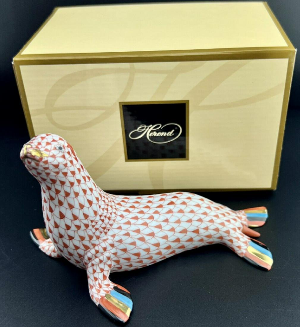 SIGNED HEREND Larger SEAL / Sea Lion Rust Fishnet Figurine (1 of 6)