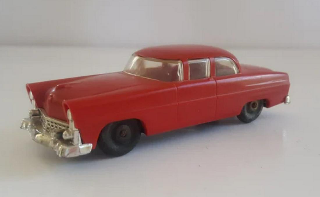Lionel 1950 Vehicle 6414 red coupe Gauge O (1 of 6)
