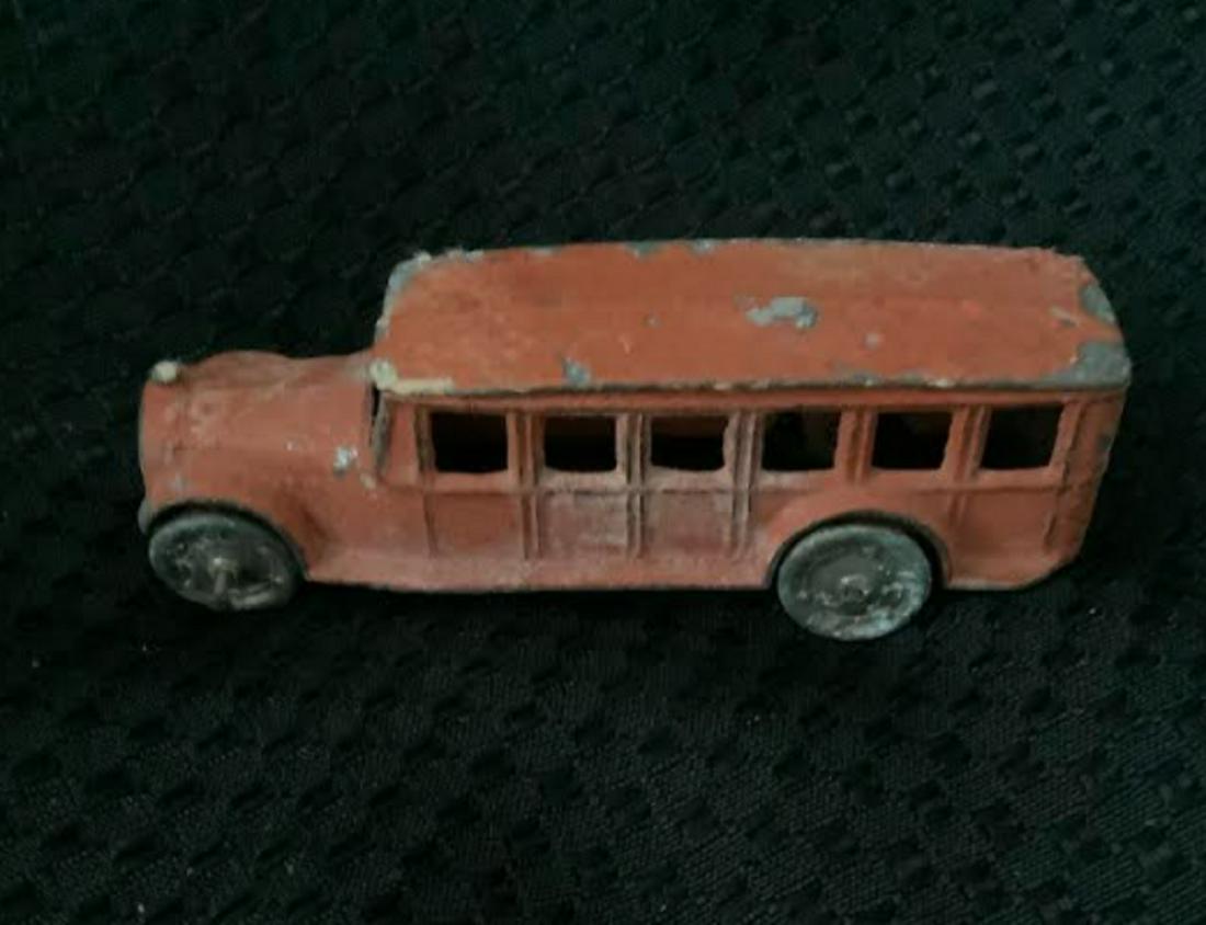 Tootsietoy vehicle red bus makers mark inscribed (1 of 4)