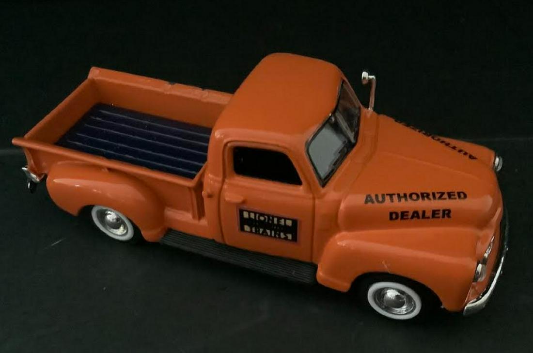 LIONEL TRAIN DEALER 1950  gmc Pick-Up Die-Cast Car (1 of 7)
