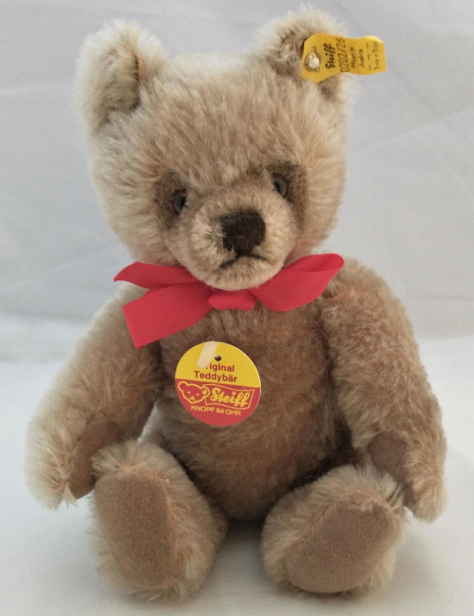 STEIFF Signed Teddy Bear #0202/26 Jointed 9â€ Made in Austria (1 of 4)