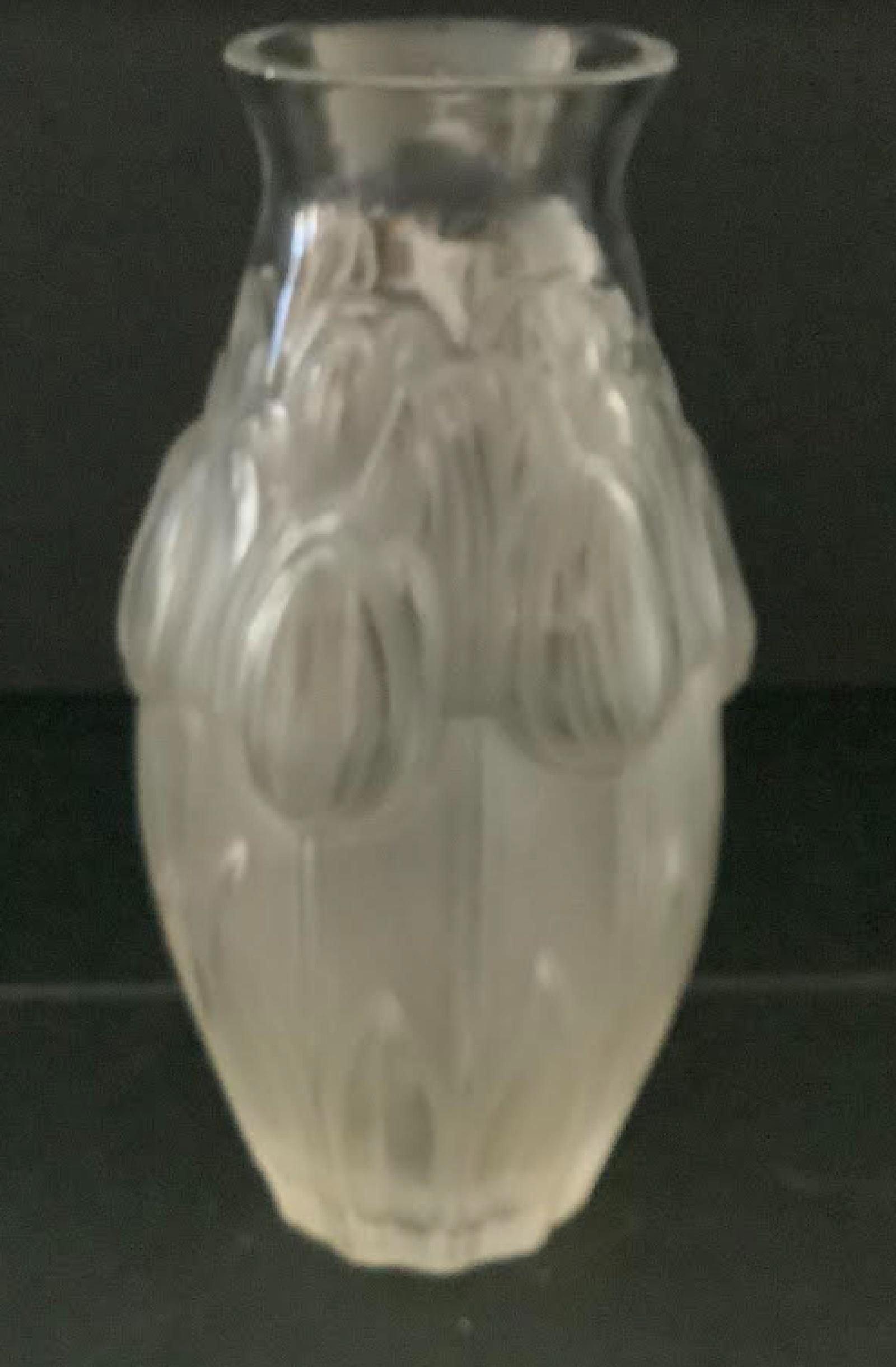 Buy Lalique Signed Tulip Vase Made In France Sj Auctioneers In Ny