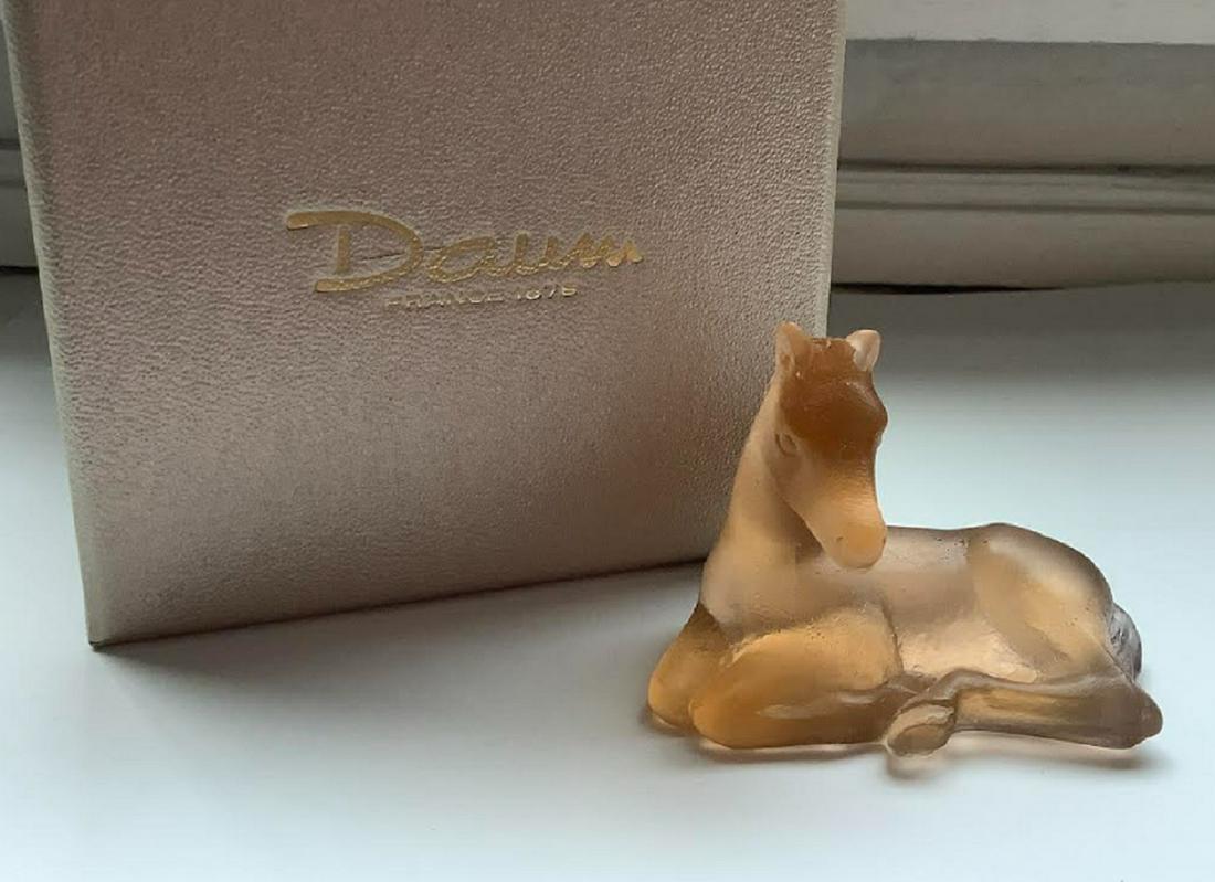 DAUM "PATE DE VERRE" SIGNED AMBER GREY FIGURINE: DAUM "PATE DE VERR" SIGNED AMBER GREY FIGURINE charming Daum sculpture of a foal, depicted here in the lighter hue of the golden-grey shade. The result of careful craftsmanship, the foal is created us