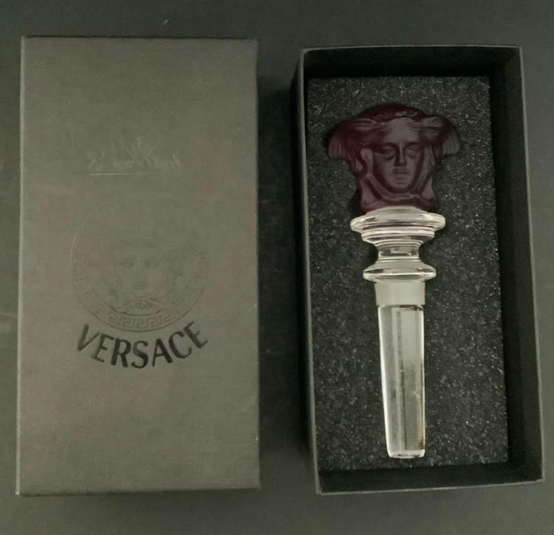 VERSACE Rosenthal "Medusa" amethyst Crystal Designer Wine Bottle Stopper With Box: VERSACE Rosenthal "Medusa" amethyst Crystal Designer Wine Bottle Stopper With Box