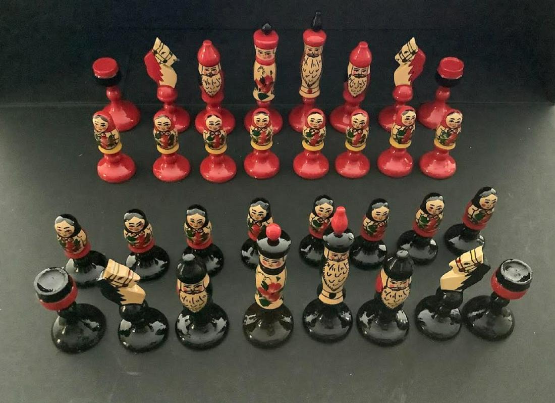 RUSSIAN MATRYOSHKA NESTING DOLL CHESS SET 32pc: RUSSIAN MATRYOSHKA NESTING DOLL CHESS SET 32 pc. Complete pcs. The tallest measuring 4.25 inch and the shortes pc. 2.25 inch