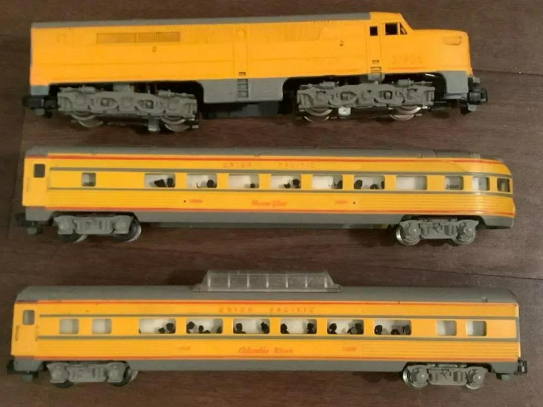 American Flyer Train Set 20535 S Pony Express Passenger Set 1960: WORKS GREAT AND TESTED. American Flyer S Pony Express Passenger Set: 21925- This set includes a diesel, and 2 passenger cars ending number 39 and 40. These items feature metal trucks, metal wheels, an