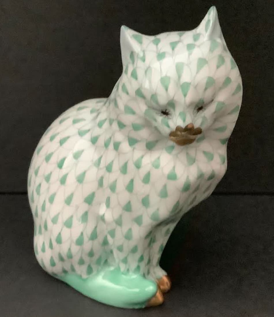 SIGNED HEREND FISHENT GREEN CAT FIGURINE (1 of 5)