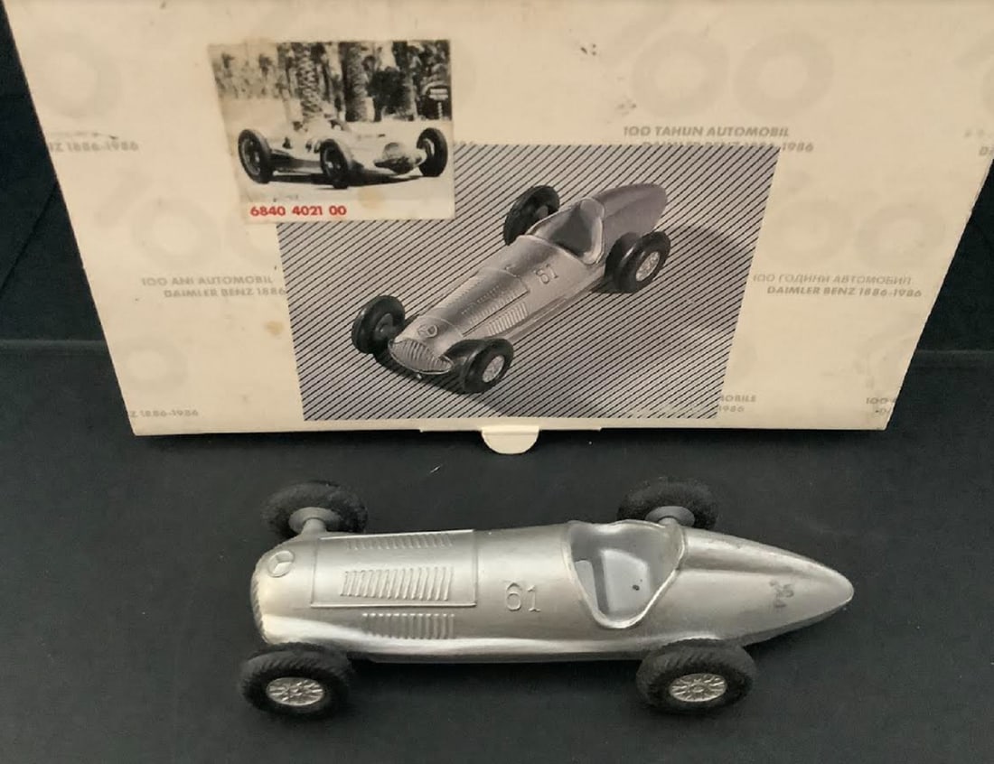 Marklin Mercedes Benz W25 1/43 scale with box. (1 of 6)