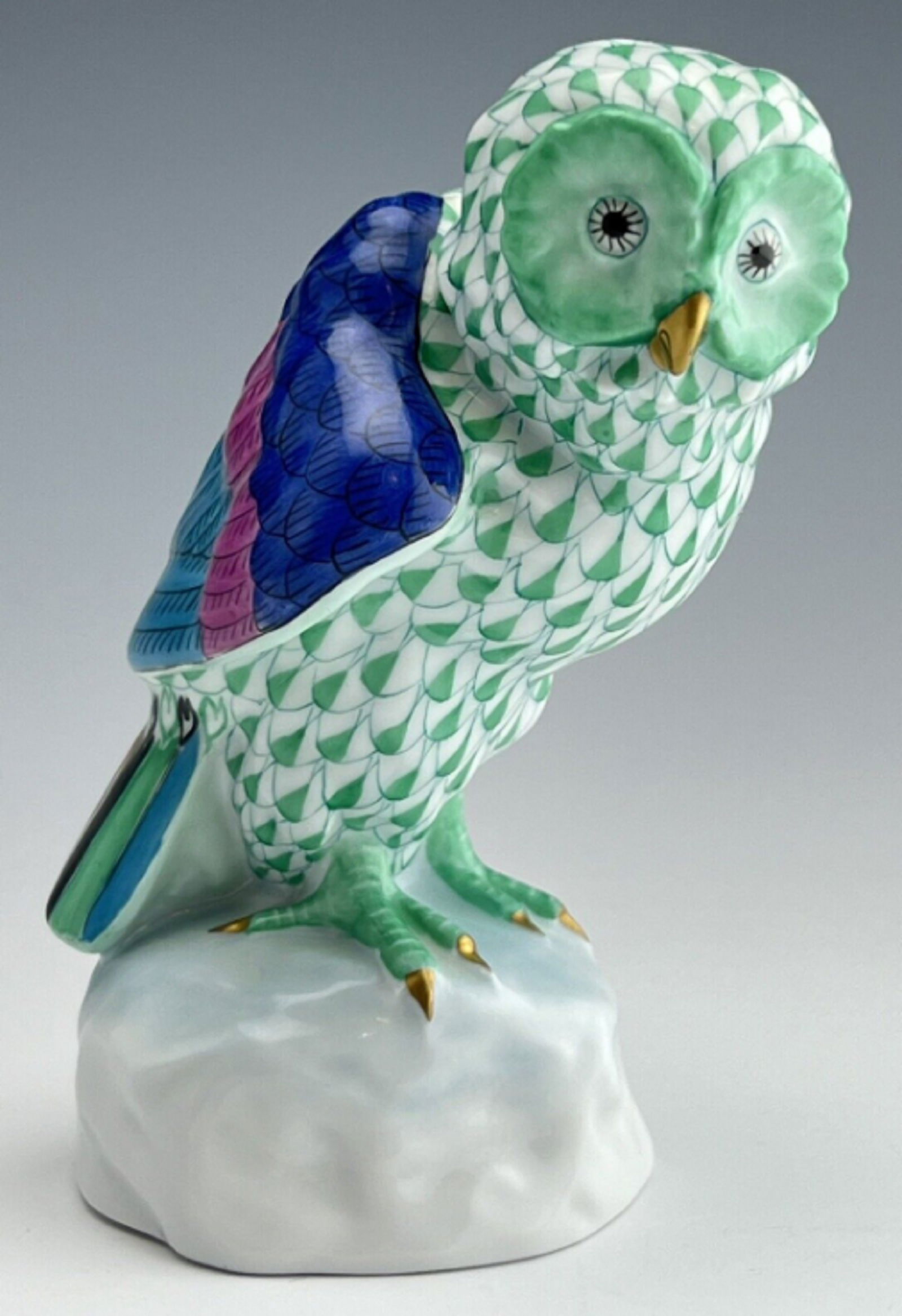 SIGNED HEREND FISHENT GREEN OWL FIGURINE (1 of 6)