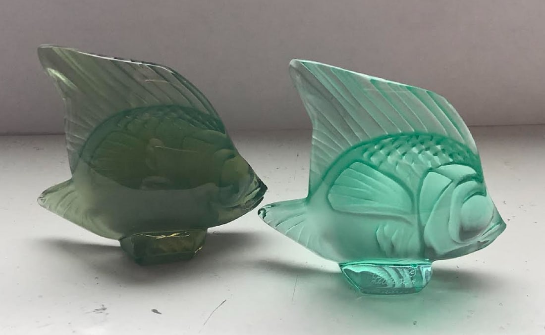 Lalique SIGNED Crystal GREEN shades of Fish Made in France: This GREEN shades of fish add color and whimsy to desks, tables, shelves - anywhere you choose to display it. Made in France. Height: 1 7/8 inches