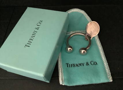 TIFFANY & CO STERLING SILVER KEY CHAIN RING WITH BOX: TIFFANY & CO STERLING SILVER KEY CHAIN RING WITH BOX. ENGRAVE INITIALS