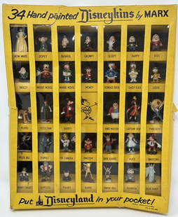 Marx Disneykins - 34 Hand Painted Disney Figurines: Marx Disneykins - 34 Hand Painted Disney Figurines. signs of wear of age