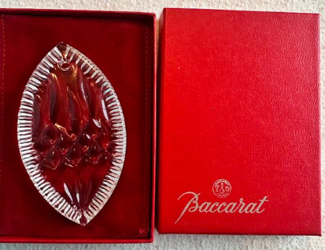 BACCARAT CRYSTAL ORNAMENT WITH BOX: BACCARAT CRYSTAL ORNAMENT WITH BOX