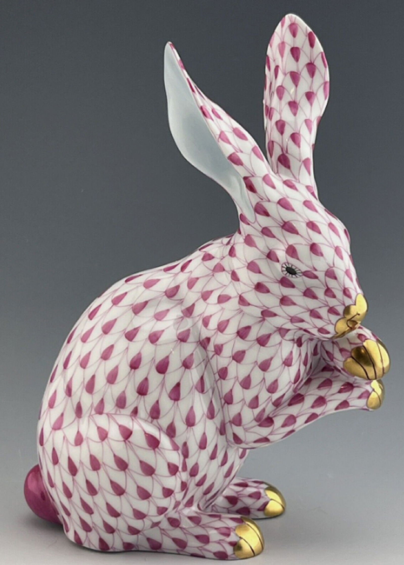 Herend Signed RASPBERRY BUNNY RABBIT  Crossed Paws Fishnet Figurine (1 of 5)