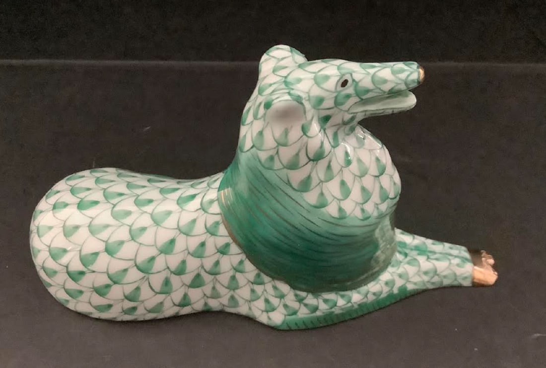 SIGNED HEREND FISHENT GREEN DOG FIGURINE (1 of 6)