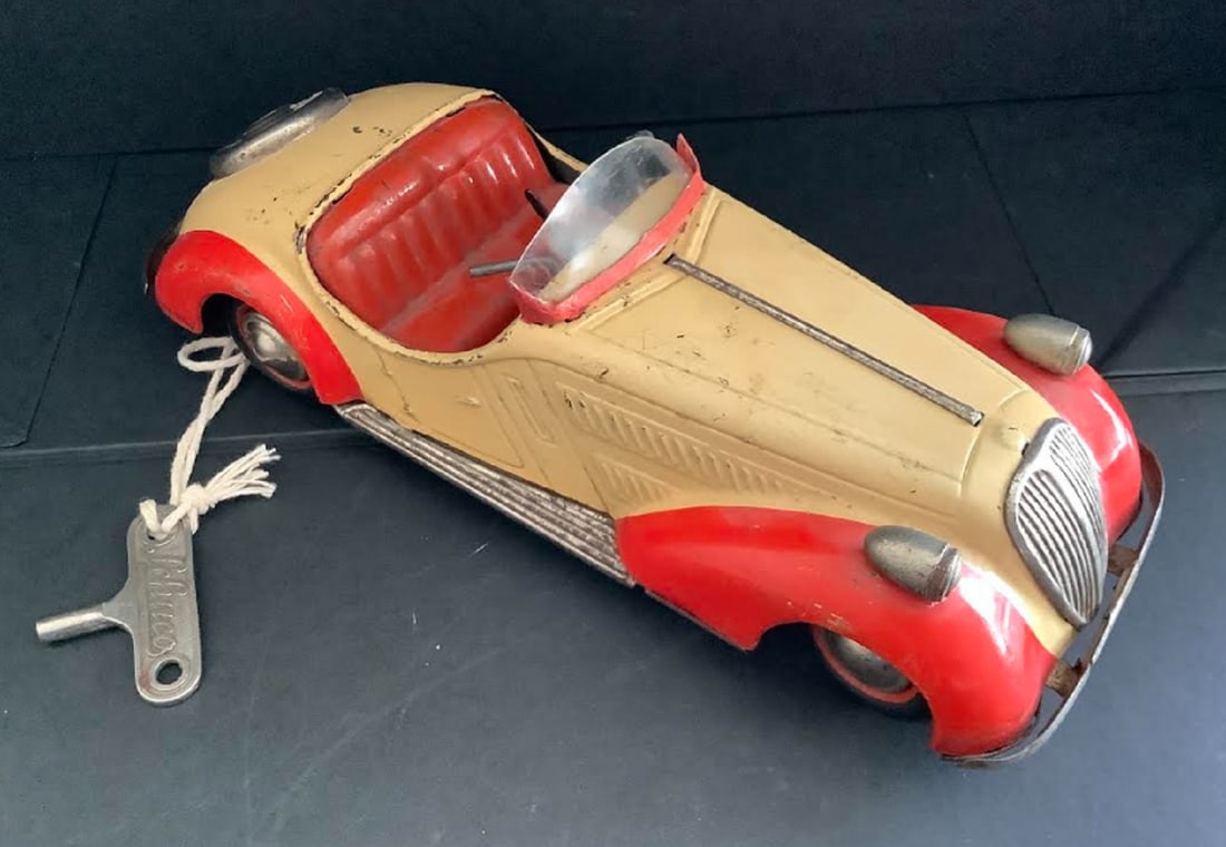 DISTLER Tin Litho Wind Up Vehicle 10 inches long with Key works! Made in Germany (1 of 7)