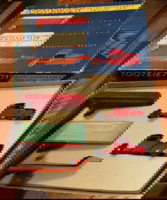 TOOTSIETOY INTERCHANGEABLE  VEHICLE TRUCK SET #4900 (1 of 5)