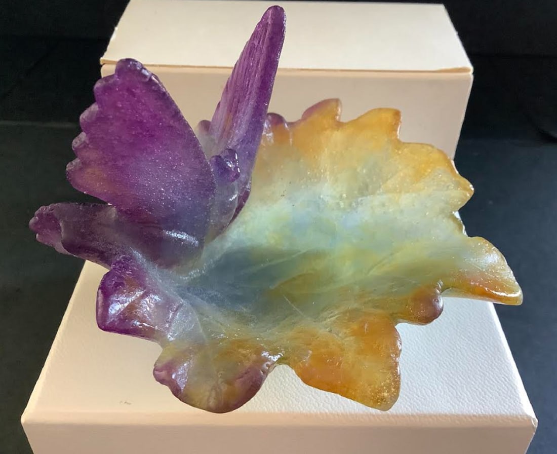DAUM PATE DE VERRE SIGNED BUTTERFLY DISH FIGURINE. Made in France (1 of 8)