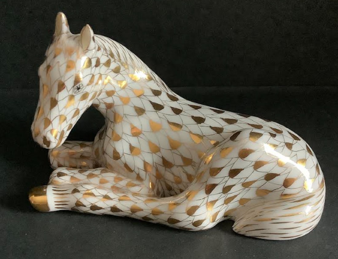 Herend Signed Porcelain Gold Fishnet Horse Figurine with 24k accents (1 of 7)