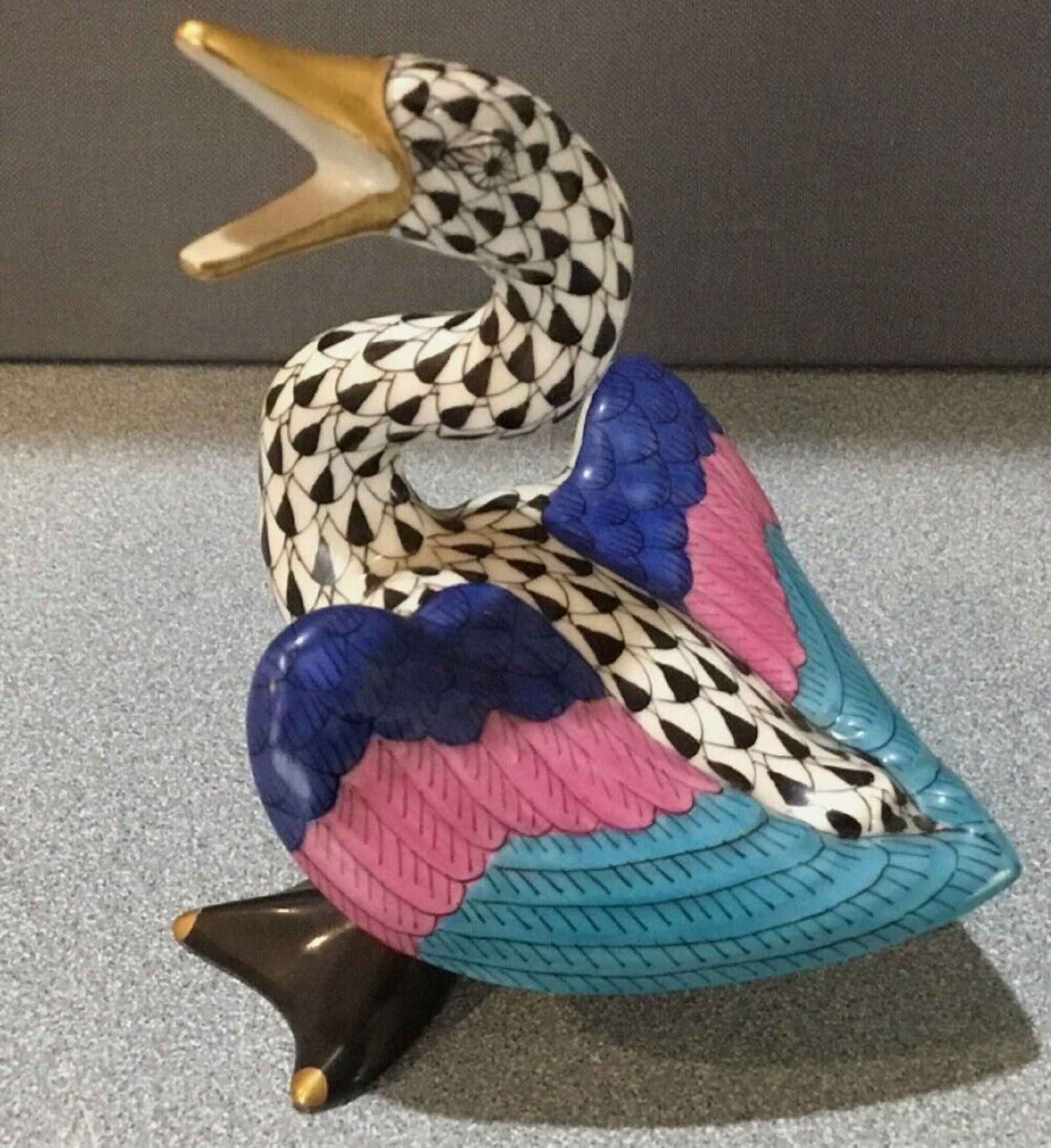 Herend Signed Porcelain Black Fishnet Squacking Goose Figurine With 24k  Gold Accents (1 of 5)