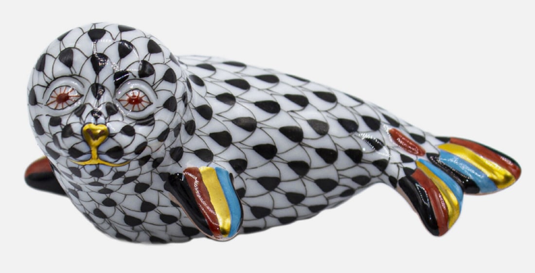 Herend Signed Porcelain Black Fishnet Baby Seal Figurine (1 of 1)