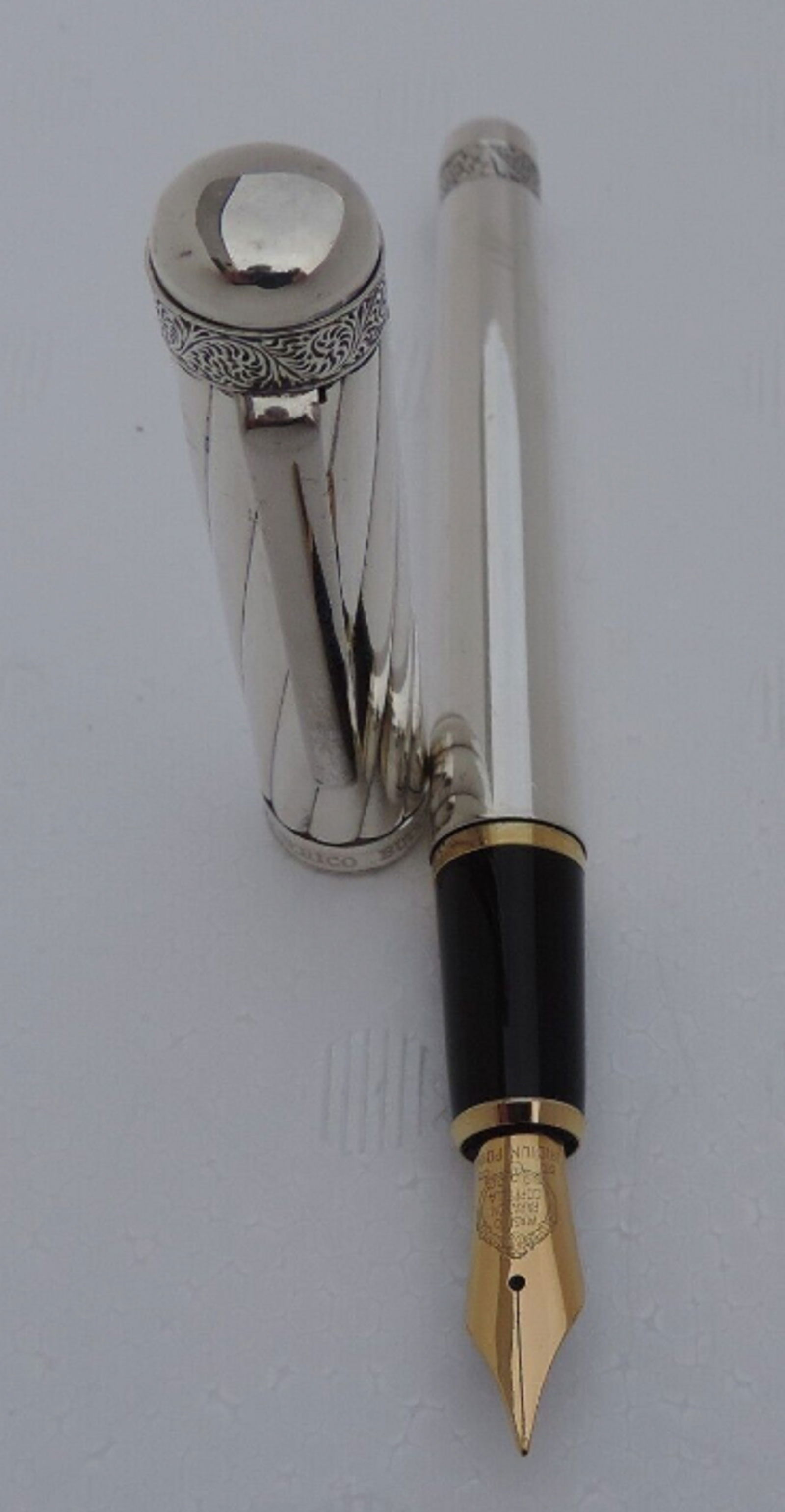 Federico Buccellati Sterling Mastro paragon Fountain Pen Limited Edition No 5 out of 10: Federico Buccellati Sterling Mastro paragon Fountain Pen Limited Edition No 5 out of 10. EXTREMELY RARE VINTAGE STERLING SILVER 925 MADE BY FREDEDRICO BUCCELLATI IN LIMITED EDITION OF ONLY 10. THIS FO
