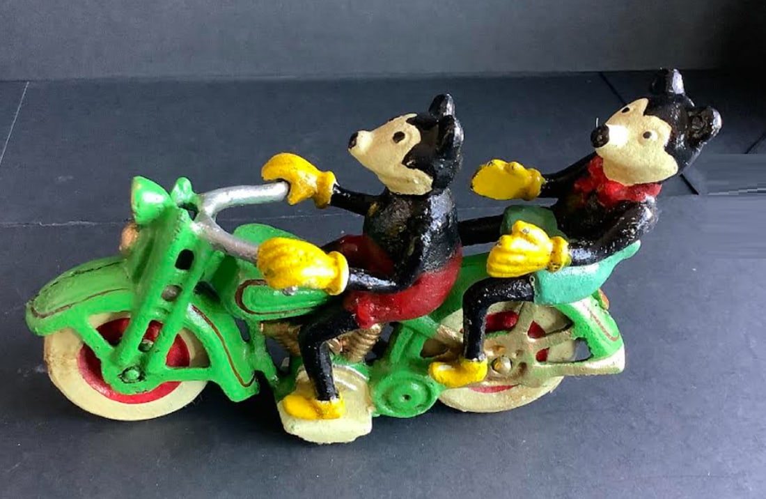 DISNEY CAST IRON Mickey Minnie Mouse Riding On Motorcycle (1 of 8)