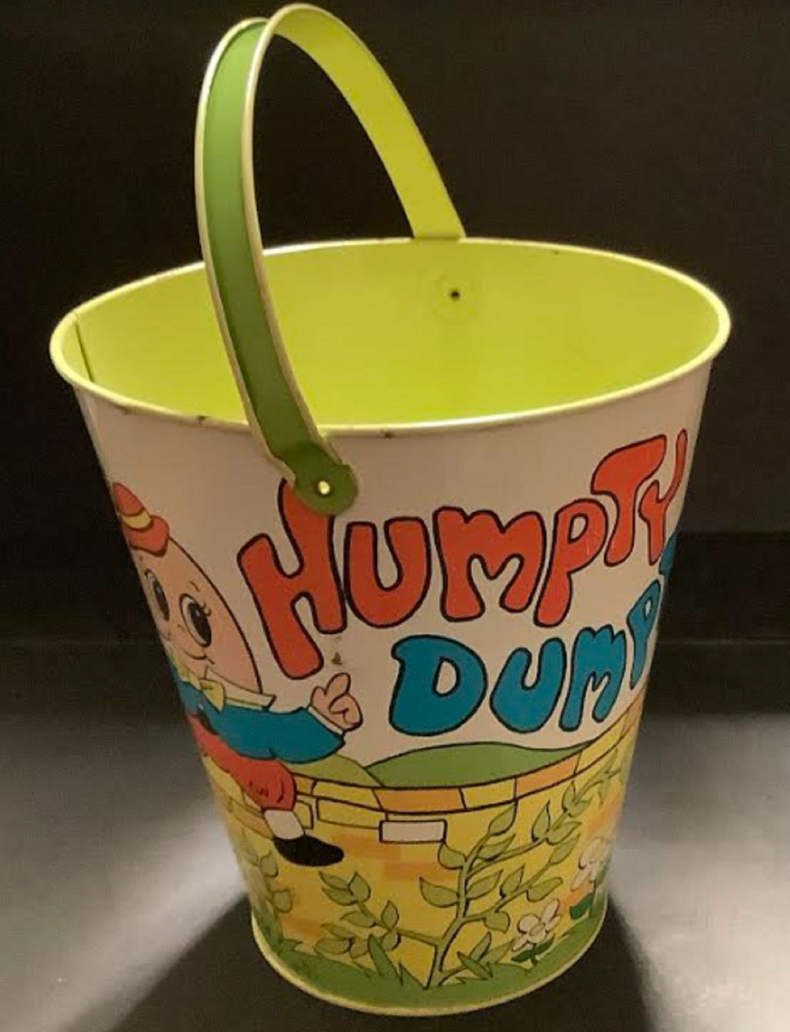 Ohio Art Studio Humpty  Dumpty Sand Pail (1 of 6)