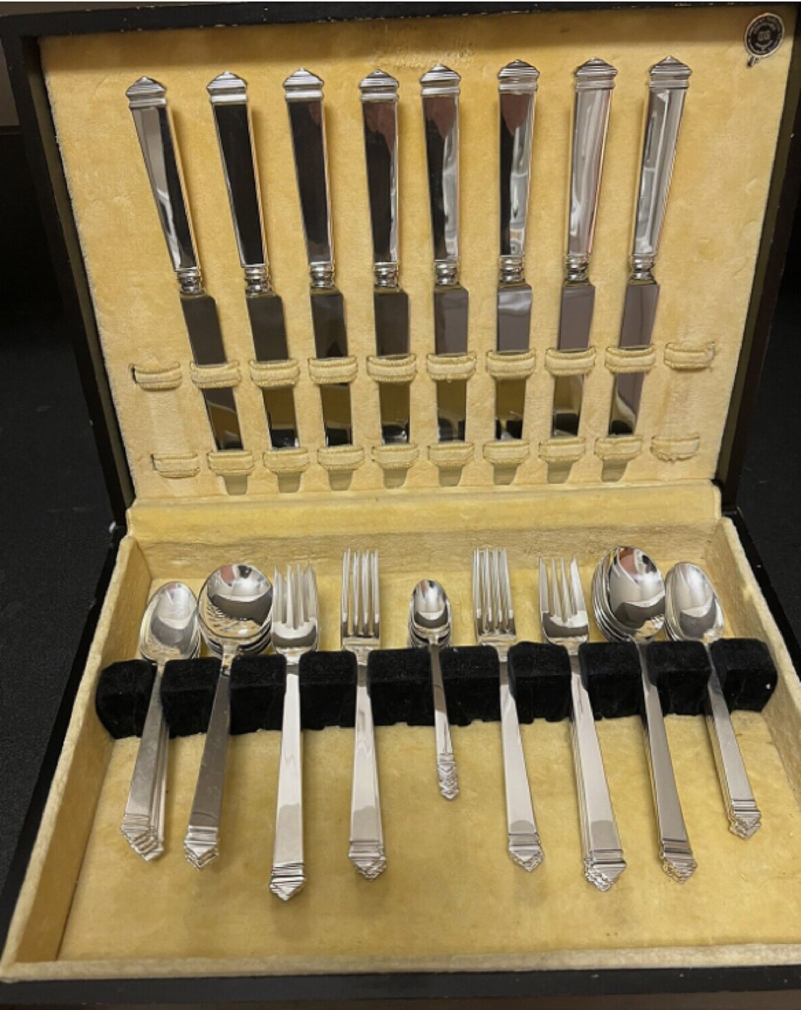 TIFFANY & CO HAMPTON STERLING SILVER FLATWARE SET SERVICE FOR 8 (1 of 10)