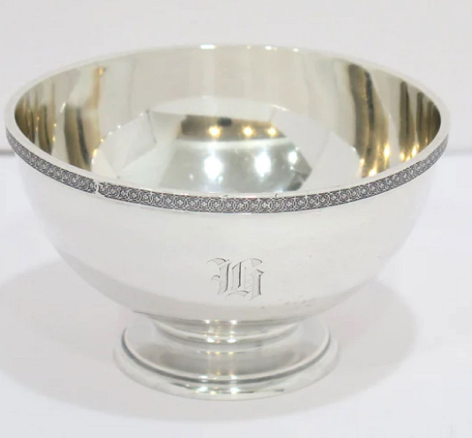 Tiifany & Co. STERLING SILVER ANTIQUE ORNATE RIM CANDY NUT DISH (1 of 5)