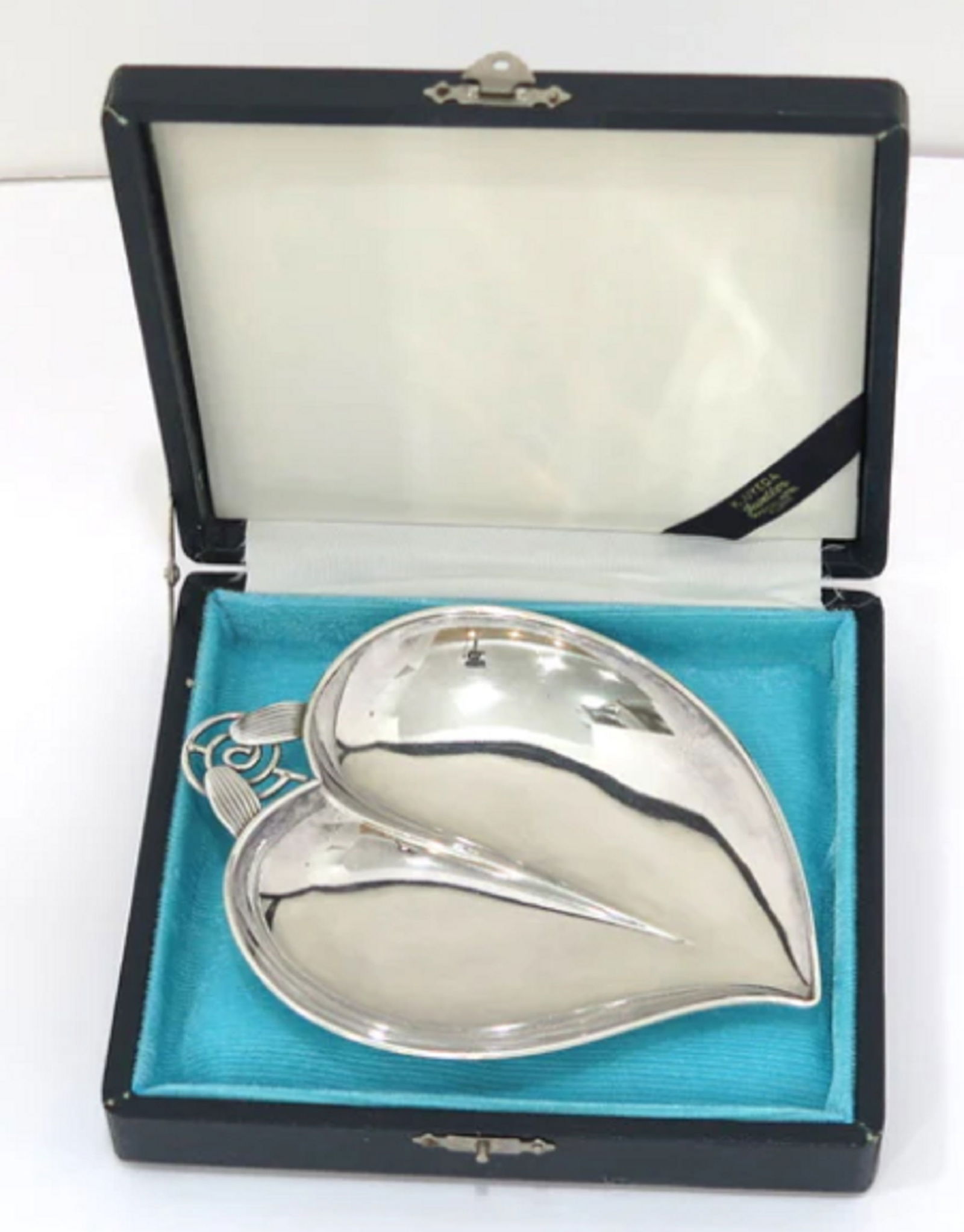 K. UYEDA JAPAN ANTIQUE 950 SILVER   LEAF-SHAPED CANDY NUT DISH (1 of 6)