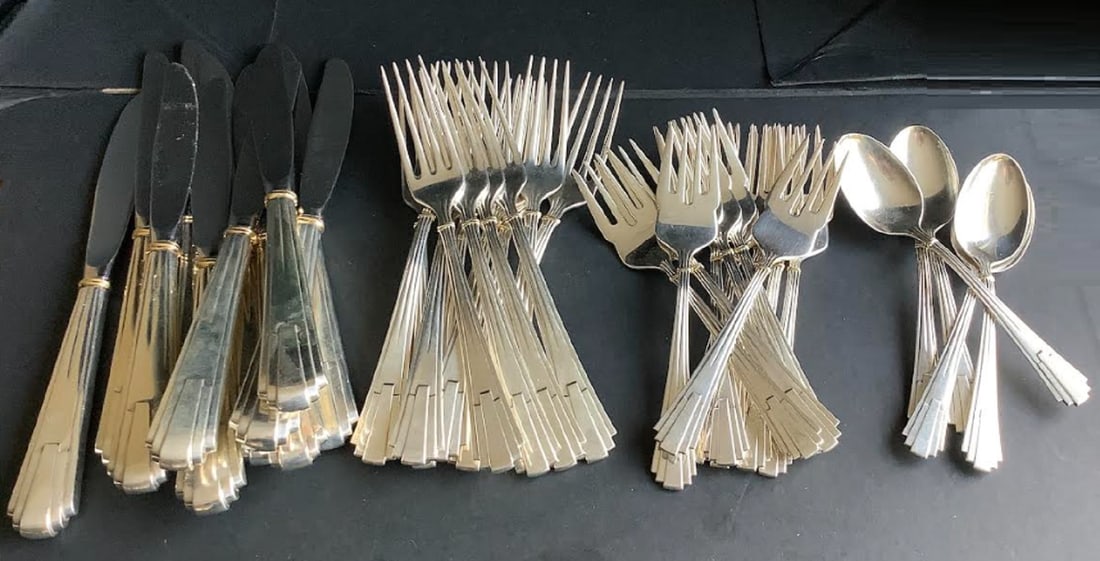 CARTIER STERLING SILVER LE MAISON DE LOUIS FLATWARE SET (1 of 9)