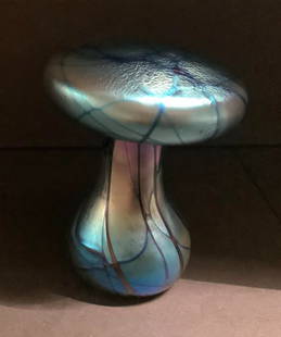 MAYAUEL WARD SIGNED BlUE Iridescent Mushroom Decor PAPERWEIGHT: MAYAUEL WARD SIGNED BlUE Iridescent Mushroom Decor PAPERWEIGHT. MEASURES APPROX 2.5 HIGH BY 2.25 INCHES WIDE