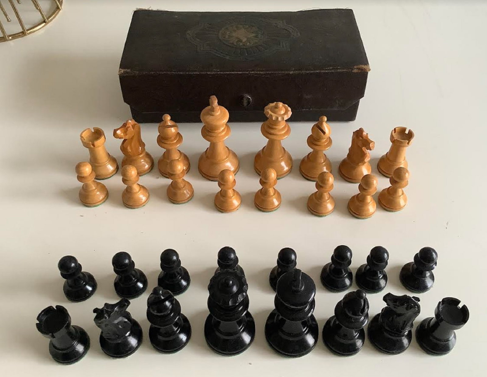 WM F DRUEKE CHESS SET IN LEATHER CASE: Complete chess by wm. F. DruekeGrand Rapids MichaelLeather caseClose to 3 inch highest pc.